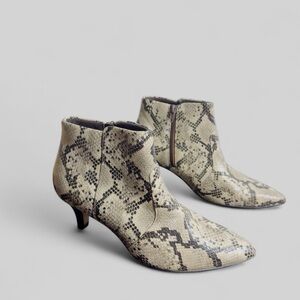 Collection by Clarks women zip 2 in heel Linvale taupe snake bootie size 8.5Wide